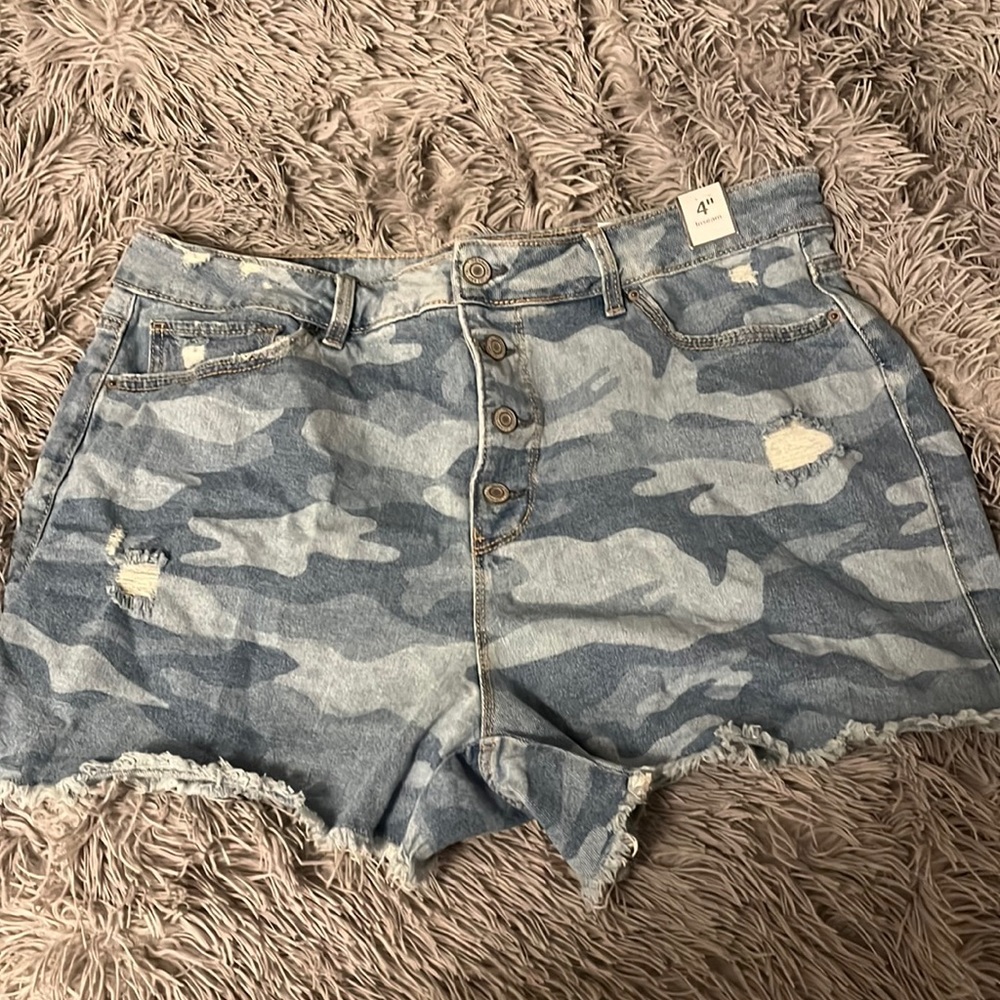 Army Fatigue Denim Shorts! Really Cute! Too Big For Me Now.